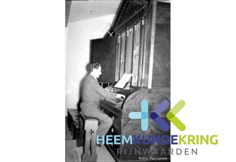 afbeelding_0015 Aart Rombout aan het Klavier